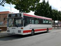 Mercedes-Benz O 405 (Hochflur-Stadtversion) auf der Linie 6 nach Krankenhaus West an der Haltestelle Hafen.