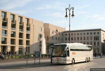 Mercedes Travego von BVB.net auf dem Pariser Platz in Berlin.