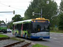 Solaris Urbino auf der Linie 65 nach Grozschocher an der Haltestelle Schnauer Ring.