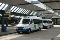 2 Mercedes-Kleinbusse am Berliner ZOB, die anschlieend nach Polen (Stettin) und Dnemark aufbrechen.