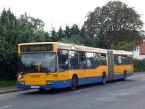 Mercedes-Benz O 405 N (Niederflur-Stadtversion) auf der Linie 73E nach Baalsdorf nahe der Haltestelle Pommernstrae.