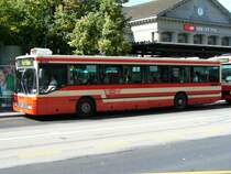 Mercedes Bus der VB Biel.. Bus Nr 115 Eingeteilt auf der Linie 8 vor dem SBB Bahnhof Biel-Bienne am warten auf Fahrgste.. Foto vom 05.09.2006
