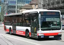Hochbahn 6923 (HH HN 2983).
Hamburg HBF, 17.6.2010.