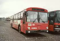 In einer Zeit als es auch schon mal Bahnbusse gab, hatte ich diesen Mercedes O307 am Bahnhof in Zweibr�cken fotografiert. (Scan vom Foto)