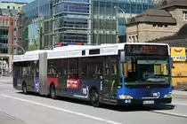 Hochbahn 7822 (HH HN 2852) macht Werbung f�r die Hamburger Beh�rdennummer 115.
Hamburg HBF, 17.6.2010.