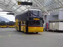 POSTAUTO-Neoplan Starliner am Chur,Bahnhof am 17.9.10 