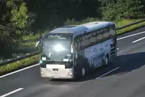 Manschaftschaftsbus der VFB Oldenburg, auf der A2 bei Lehrte am 19.08.2010