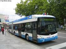 Das funknagel neue Hess lighTram 3 steht am 9.9.07 bei der Haltestelle Kunsthaus. Zum Gl�ck konnte ich den neuen DGT bereits ausprobieren, denn 2 Tage sp�ter erfuhr ich, das dieser Bus wegen eines pl�tlzichen Ausweichman�vers eine ziemlich heftige Kollision mit einem Tram hatte, fast die ganze linke Seite des Fahrzeugs muss neu aufgebaut werden.