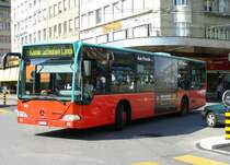 Mercedes Bus Citaro der VB Biel.. Bus Nr 119 mit Teilwerbung auf der Seite bei der Einfahrt auf den Bahnhofplatz.. Eingeteilt auf der Linie 6 .. Foto vom 13.09.2006