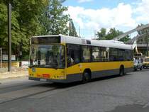Volvo V7000 auf der Linie 107 nach Arkenberge am S+U Bahnhof Pankow.