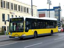 Mercedes-Benz O 530 LE  (Citaro) auf der Linie 221 nach Mrkisches Viertel Wilhemsruher Damm am U-Bahnhof Kurt-Schumacher-Platz.