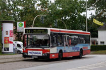 Hochbahn 1715 am 29.September 2010 in Poppenbttel an der Haltestelle Goldrschenweg.