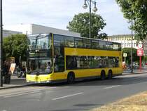 MAN Lion's City DD (Doppelstock) auf der Linie 125 nach U-Bahnhof Osloer Strae am U-Bahnhof Kurt-Schumacher-Platz.