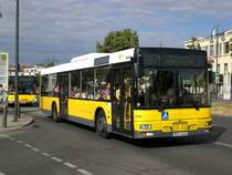 MAN Niederflurbus 2. Generation auf der Linie X21 nach U-Bahnhof Jakob-Kaiser-Platz am U-Bahnhof Kurt-Schumacher-Platz.