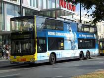 MAN Lion's City DD (Doppelstock) auf der Linie 125 nach Frohnau Invalidensiedlung am U-Bahnhof Kurt-Schumacher-Platz.