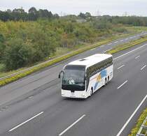 MAN Reisebus, auf der A2 bei Lehrte, am 02.10.2010