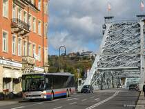 Ein Kässbohrer Bus Setra S 319 NF des Regionalverkehr Dresden GmbH (RVD) passierte von Loschwitz kommend die Brücke  Das Blaue Wunder  - DD-Blasewitz, 2.11.2006

