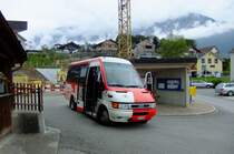 Fr die schwach frequentierne Wochenendkurse ab Schwanden nach Kies, Sool und Schwndi setzt der AS mit Nummer 6/GL 7'706 ein Iveco 50C17-Kleinbus ein, der 2007 aus dem Ausland bernommen wurde. Aufnahme in Schwndi am 18.9.2010. 