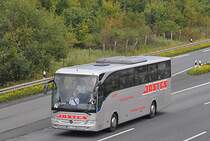 Mercedes O 580 in Lehrte auf der A2 am 02.10.2010.