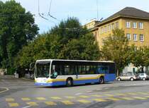 Mercedes-Citaro Regio-Bus Nr 212 .. Ne 2621 bei der einfahrt zur Haltestelle vor dem Bahnhof in La Chaux de Fonds am 07.09.2007