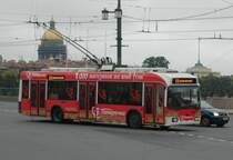 Ein Trolleybus im Centrum von St. Petersburg. Aufgenommen am 18.09.2010
