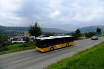 Oberhalb der Industriezone Tssalmend ist der MAN Nr. 212 von PU Motrag, Flaach, am 29.9.2010 unterwegs auf der Linie 670 Richtung Winterthur. 