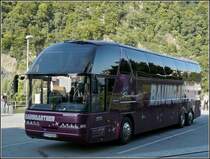 Neoplan Starliner aufgenommen an der Donau in Passau am 12.09.2010.
