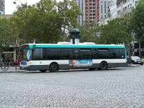 Scania Omnicity Nr 9426 der Linie 64 an der Endstation  Place d'Italie am 02/10/10.