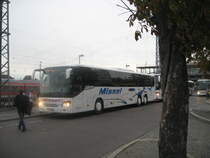 Setra S 419 UL, Missel (Ulm-Eggingen), PNV Ulm.

Kennzeichen: UL-M 943
Aufnahmeort: Ulm (ZOB)
Aufnahmedatum: 24.09.2010