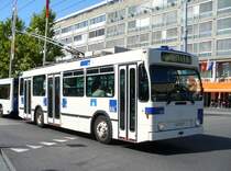 tl - NAW Trolleybus  Nr.757  auf der Durchgangsstrasse vor dem SBB Bahnhof in Lausanne am 09.09.2007