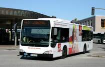 Hochbahn 2829 (HH HN 2829) mit Werbung fr Joeys Pizza.
Hamburg Harburg ZOB, 17.6.2010.