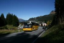 GR 159'349 aus 2002 ist einer von nur zwei N316-Eurolinern bei den Bndner Regiebetrieben. Am 7.10.2010 erklimmt er auf dem werktglichen Mittagskurs (12:10 ab Chur) gerade die letzten Meter vor der Parpaner Hhe. 