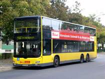 MAN Lion's City DD (Doppelstock) auf der Linie M44 nach S+U Bahnhof Hermannstrae an der Haltestelle Stuthirtenweg.