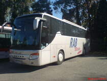 Setra S 415 GT-HD, RAB[Touristik] (Regionalverkehr-Alb-Bodensee), PNV Ulm.

Aufnahmeort: Ulm (ZOB)
Kennzeichen: UL-M 9786
Aufnahmedatum: 10.10.2010