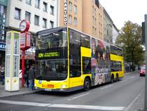 MAN Lion's City DD (Doppelstock) auf der Linie X34 nach S+U Bahnhof Zoologischer Garten am U-Bahnhof Wilmersdorfer Strae/Kantstrae.