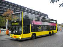 MAN Lion's City DD (Doppelstock) auf der Linie X10 nach Zehlendorf Andreezeile am S+U Bahnhof Zoologischer Garten.