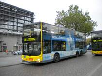 MAN Lion's City DD (Doppelstock) auf der Linie 245 nach S-Bahnhof Nordbahnhof am S+U Bahnhof Zoologischer Garten.