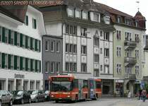 Der Mercedes-Benz/Hess O405G Nr. 41 beim Kirchplatz.