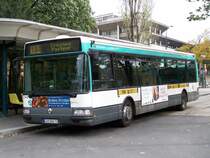 Renault Agora Solo Nr 7593 der Linie 184, an der Haltestelle  Porte d'Italie  am 02/10/10.