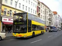 MAN Lion's City DD (Doppelstock) auf der Linie 120 nach Frohnau Hainbuchenstra�e am U-Bahnhof Seestra�e.
