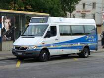 Mercedes 416 CDI - Regio-Bus Nr 23 .. NE 113823 bei der Haltestelle vor dem Bahnhof in La Chaux de Fonds am 07.09.2007
