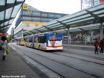 Citaro Gelenkbus von Saar Bus an der Haltestelle Saarbrcken Hauptbahnhof am 16.10.2010.