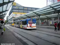Citaro Gelenkbus von Saar Bus an der Haltestelle Saarbr�cken Hauptbahnhof am 16.10.2010.