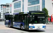 Stra�enbahn Hagen 742 (HA DF 742) macht Werbung f�r VWA.
Hagen Stadtmitte, 6.6.2010.