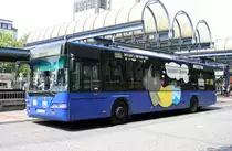 BOGE 0101 (BO GE 83) macht Werbung f�r das Ruhrpark Center Bochum.
Bochum HBF, 6.6.2010. 