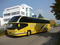 Ein Cityliner, der SSB-Reisen aus Stuttgart, zu Besuch in Herrenberg-G�ltstein, am 13.10.20010