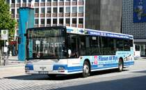 Stra�enbahn Hagen 741 (HA DF 741) macht Werbung f�r Fliesen de Myn.
Hagen Stadtmitte, 26.6.2010.