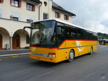 Postauto - Setra  GR 102325 vor dem Bahnhof in Scuol-Tarasp am 13.09.2010