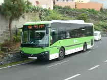 13.10.10,IVECO-EuroRider C31A Castrosua auf der C-820 auf Teneriffa.