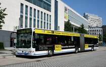 Stra�enbahn Hagen 984 (HA DF 984).
Der Bus macht Werbung f�r Pack und Papier.
Hagen Stadtmitte, 26.6.2010.
